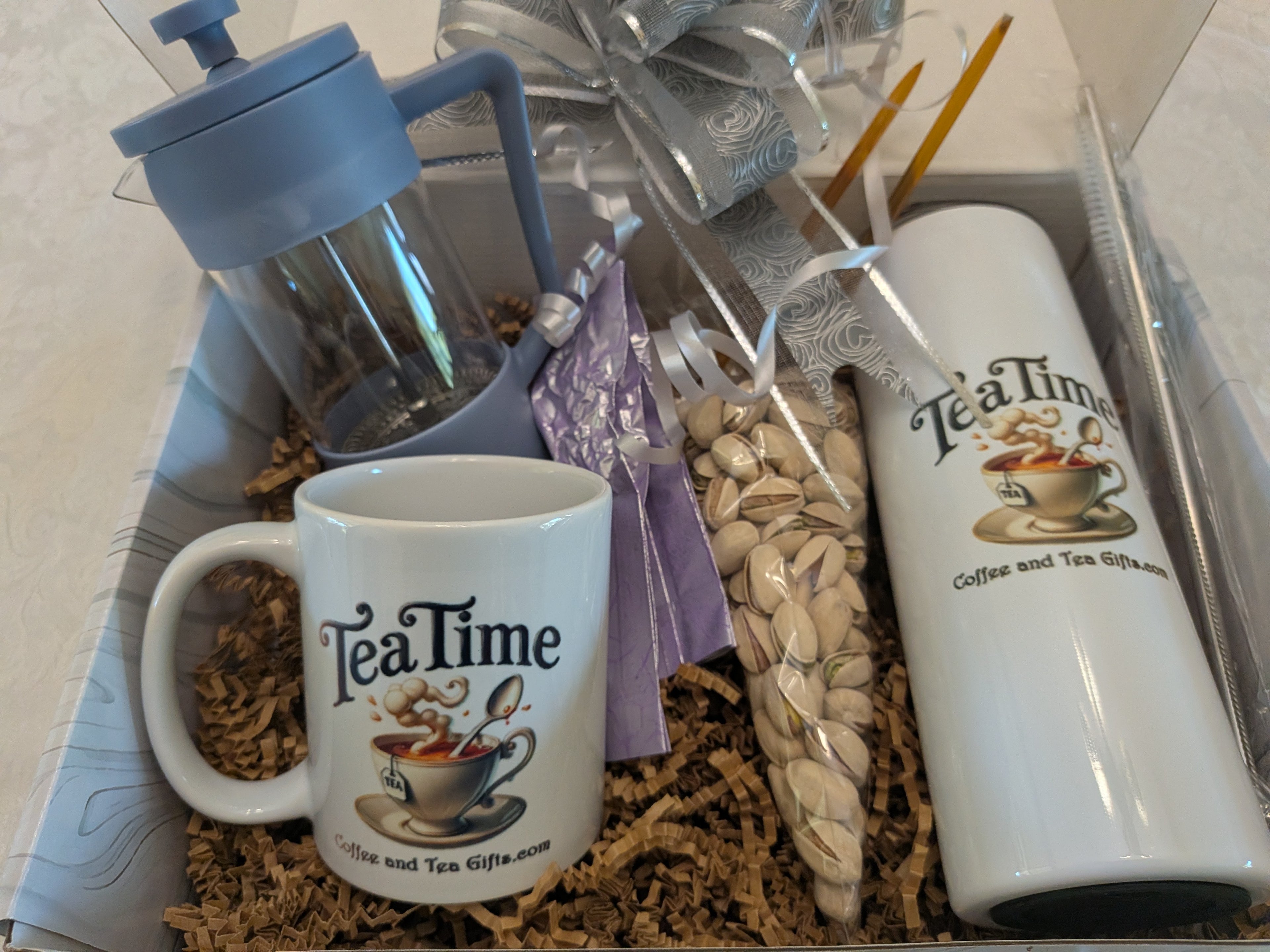 Tea Time Brewer, Tumbler & Mug Gift Set with Oolong Tea & Pistachios